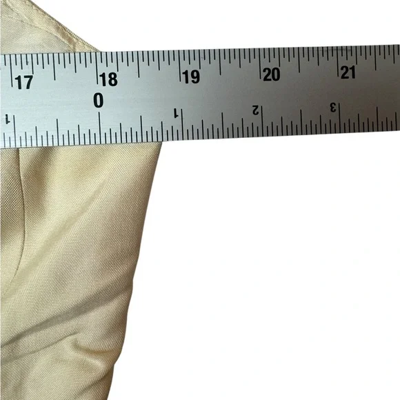 Ann Taylor 100% Silk Sleeveless Vest Blazer – Size 8, Ivory/light Beige - Picture 3 of 6